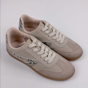 Dolce Vita dv Beige & Snake Print Sneakers Size 9 Cushioned sole Lace Up NWOT